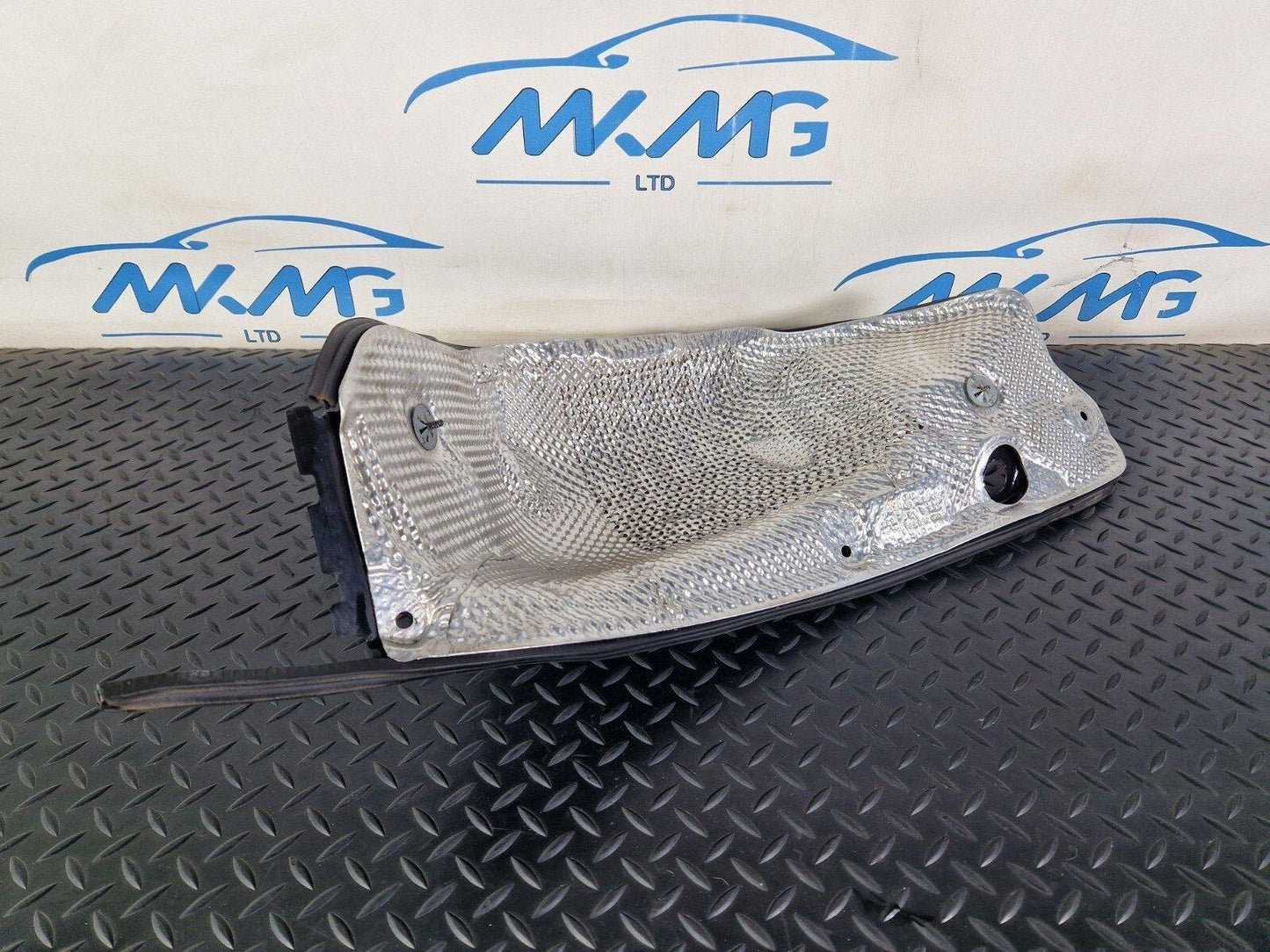 10-18 AUDI A7 4G S-LINE OEM HEAT PROTECTION 4G0804165B