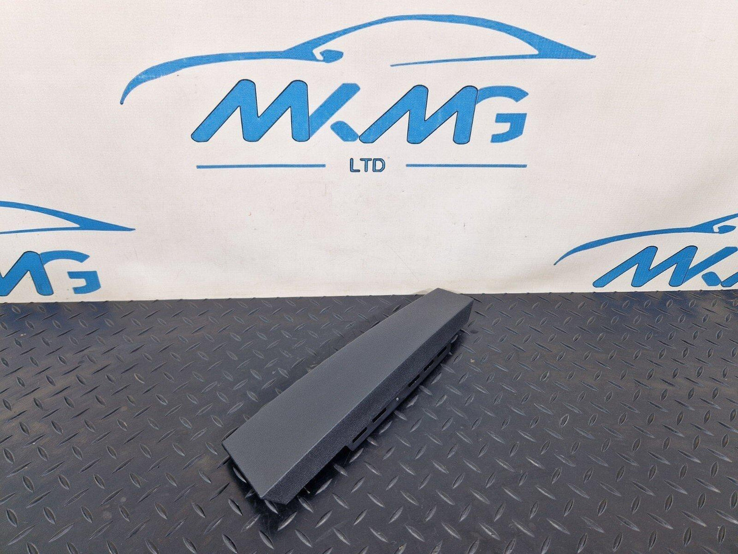 BMW 1 2 SERIES F40 F44 GLOVE BOX LOWER TRIM COVER 6994859