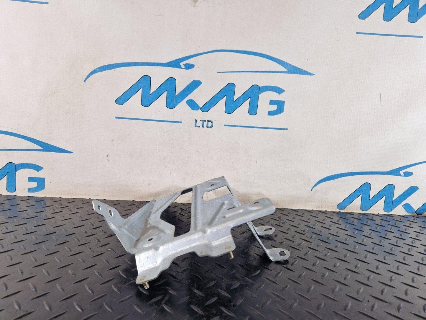 11-18 BMW 6 SERIES F13 TV VIDEO SWITCH CONTROL MODULE BRACKET MOUNT 9199996