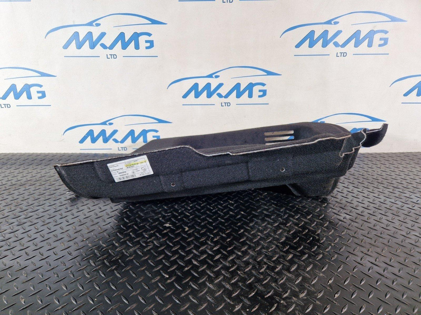 19-ON MERCEDES BENZ B CLASS W247 GENUINE REAR RIGHT SIDE TRUNK TRIM A2476905403