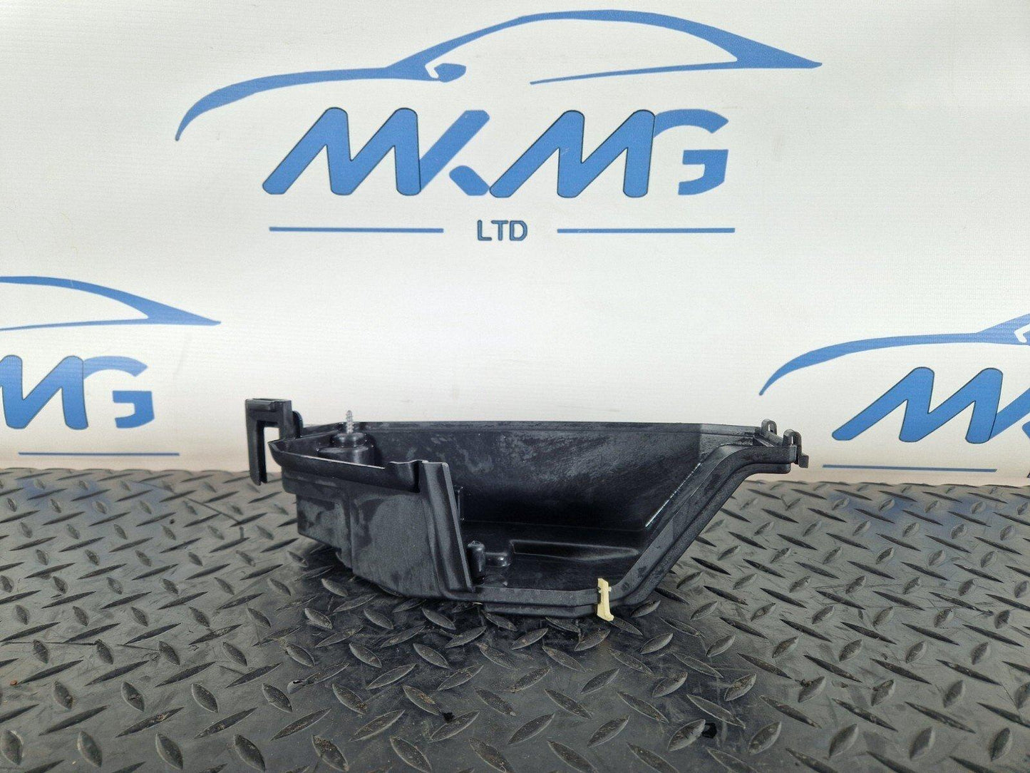 20-24 BMW 1 2 SERIES F40 GENUINE ECU ENGINE BOX COVER 8581751