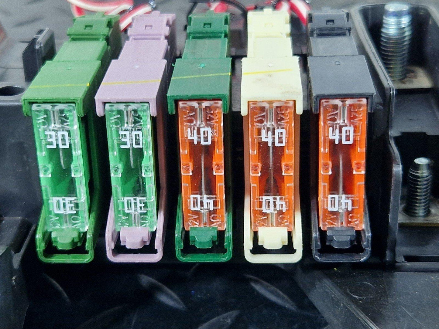 11-19 MERCEDES BENZ ML W166 350 CDI GENNUINE FUSE BOX A16665403612