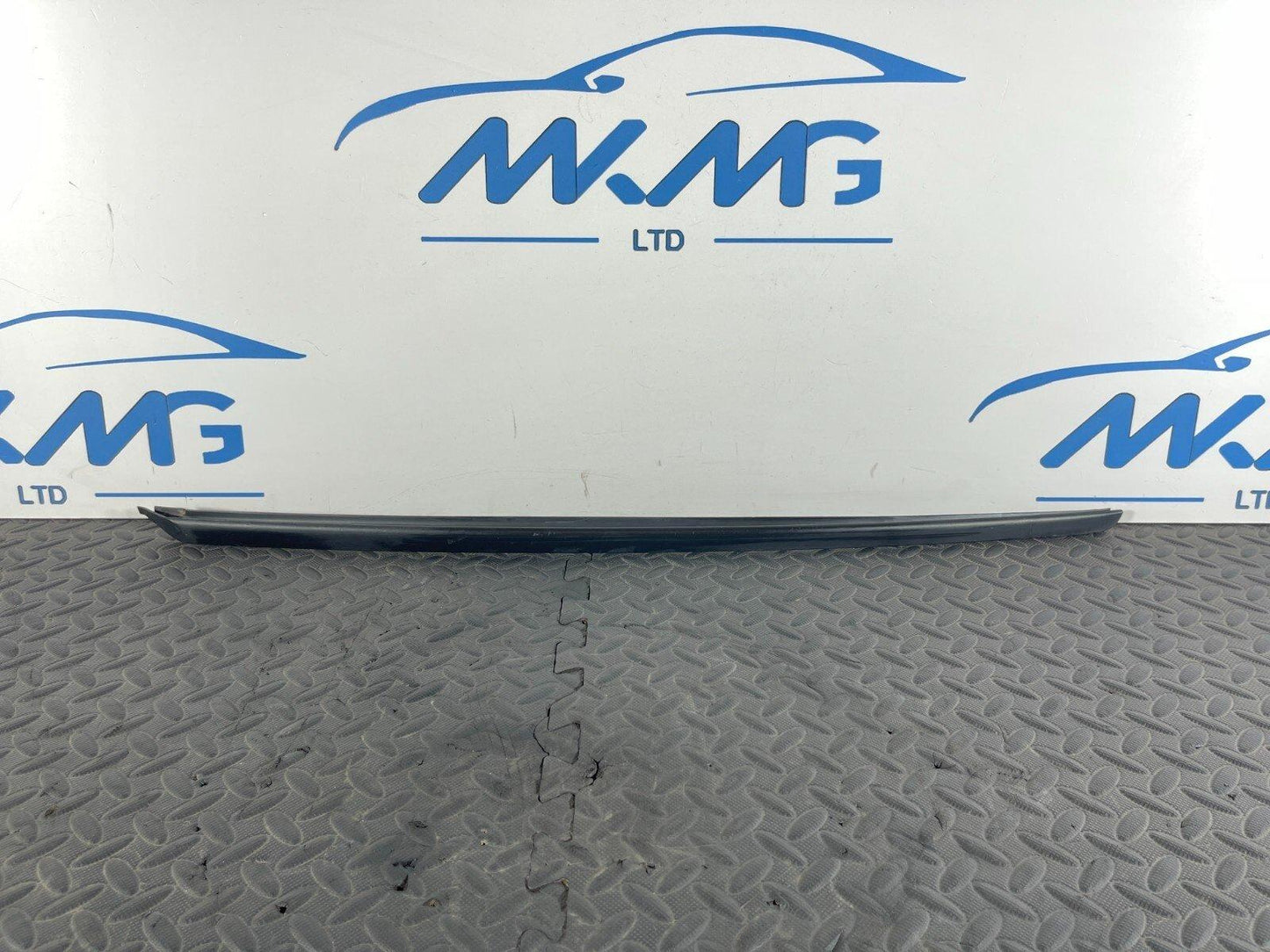 16-19 AUDI A4 B9 WINDSCREEN WEATHER STRIP MOULDING 8W0854327C