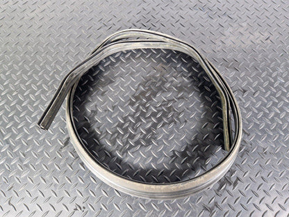 18-ON MERCEDES BENZ SPRINTER W907 HOOD BONNET RUBBER GASKET SEAL A9108871100