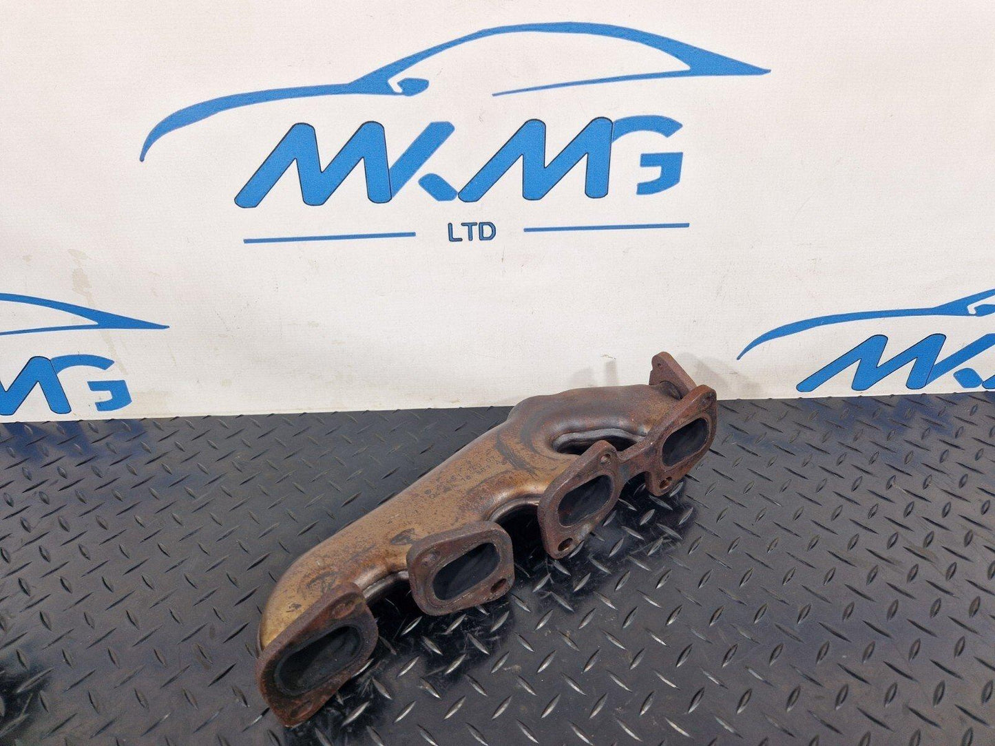 12-18 MERCEDES BENZ W176 LCI AMG LINE EXHAUST MANIFOLD A65114007