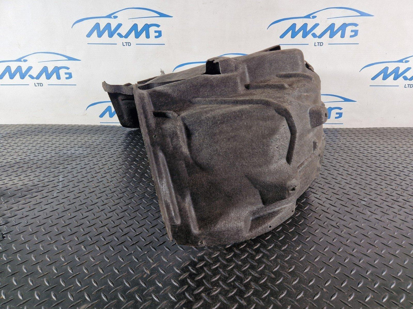 16-19 AUDI A4 B9 WHEEL ARCH LINER REAR RIGHT SPLASH GUARD 8W0810172G