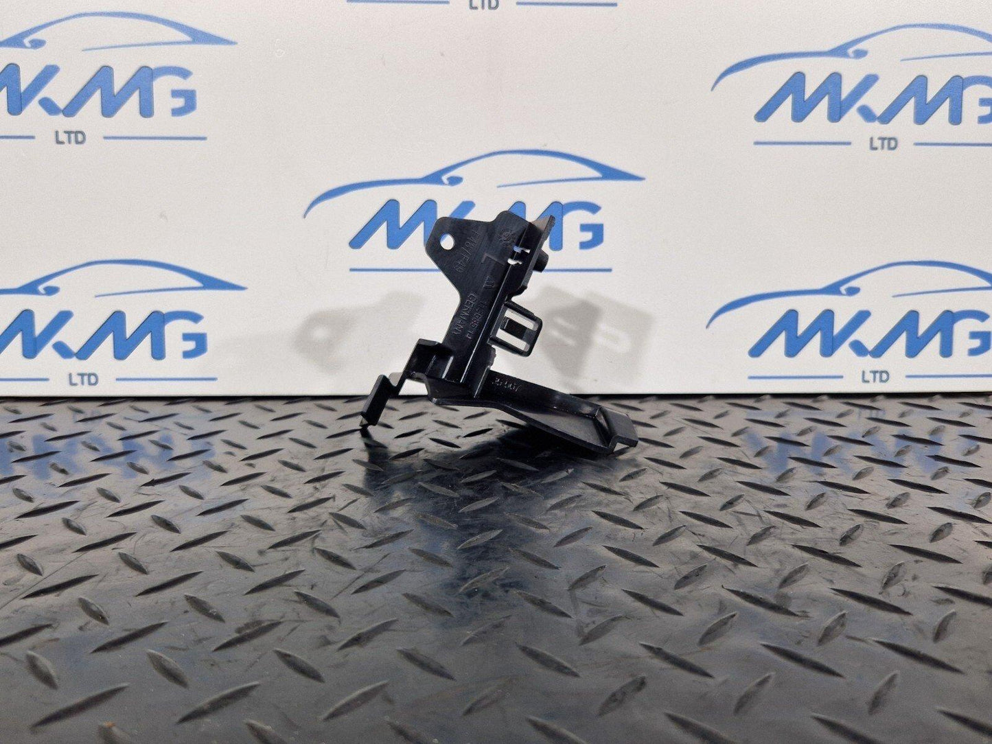 16-22 BMW X1 F48 Front Left Door Sill Wheel Arch Cover Mount 7332335