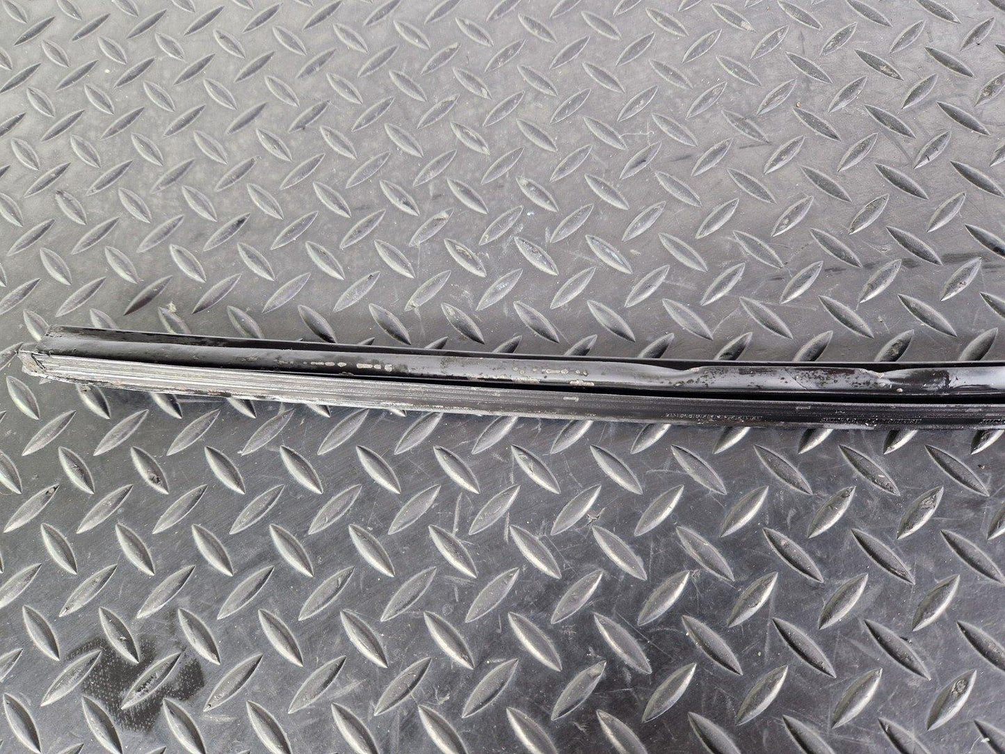 10-15 AUDI Q7 4L GENUINE OEM WINDSCREEN SIDE TRIM 4L0854327