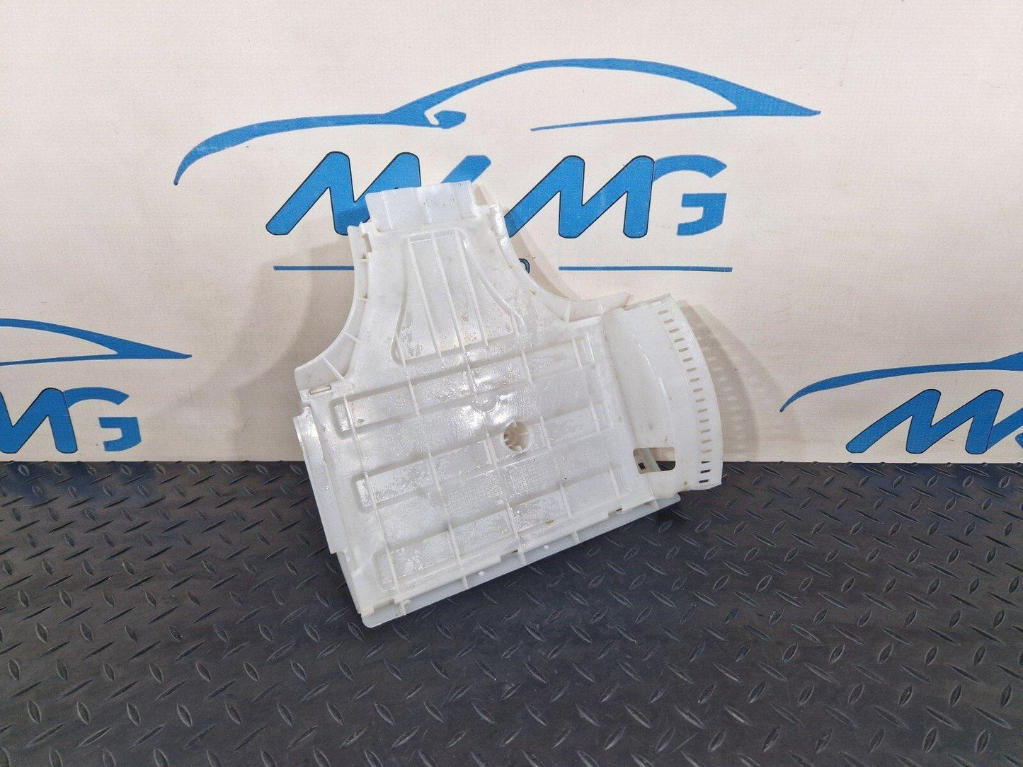 18-ON MERCEDES BENZ SPRINTER W907 2.2 CDI  PLASTIC PART A9065460400