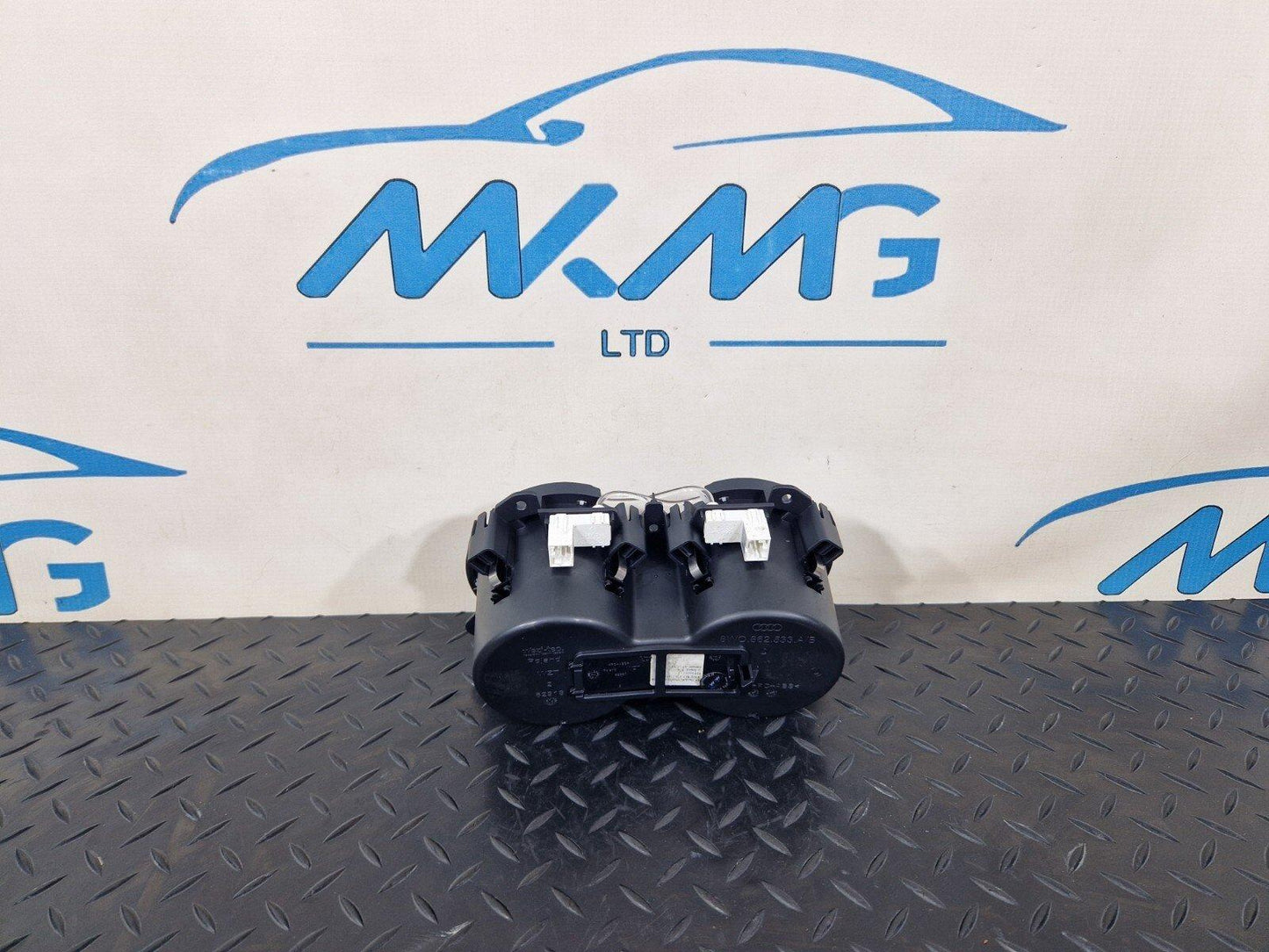 16-19 AUDI A4 B9 GENUINE TWIN DOUBLE CUP HOLDER 8W0862533A