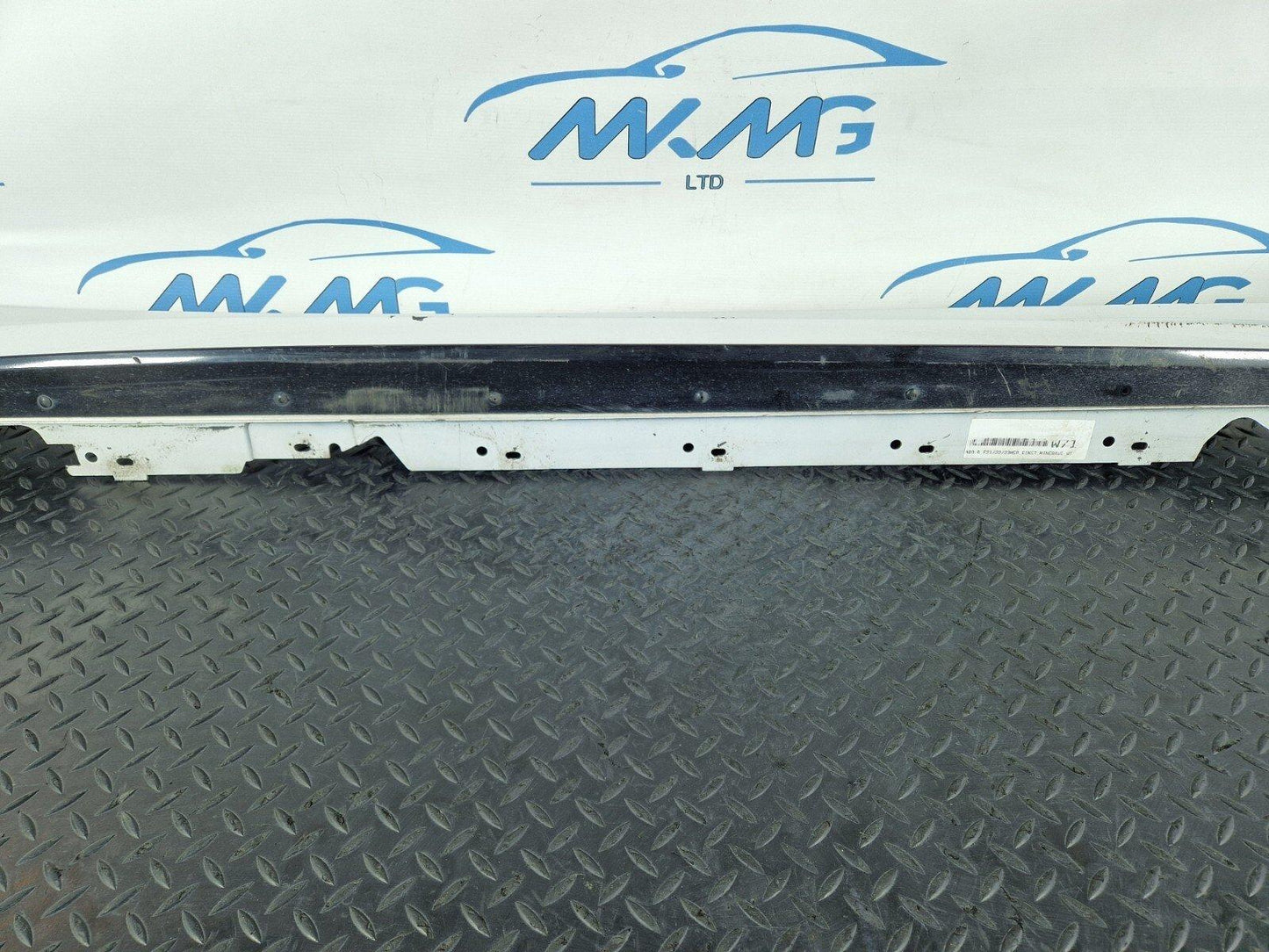 14-16 BMW 2 SERIES F22 M235i RIGHT DRIVER O/S SIDE SKIRT IN WHITE A96 8051948
