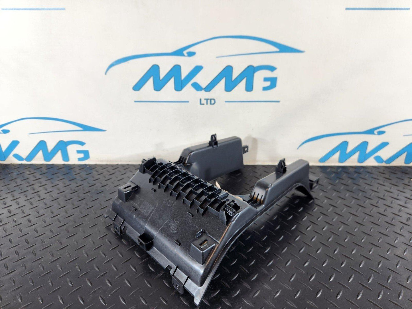 19-ON RANGE ROVER EVOQUE L551 GENUINE CENTRE CONSOLE TRIM K8D2-045C22-A