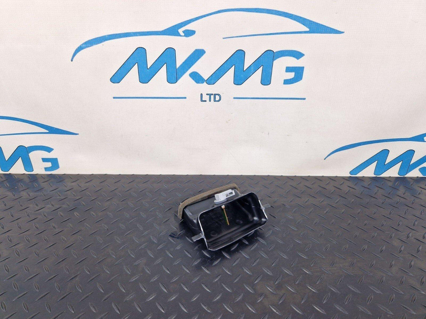 16-19 AUDI A4 B9 GENUINE OEM AIR INTAKE VENT DUCT 8W0857042