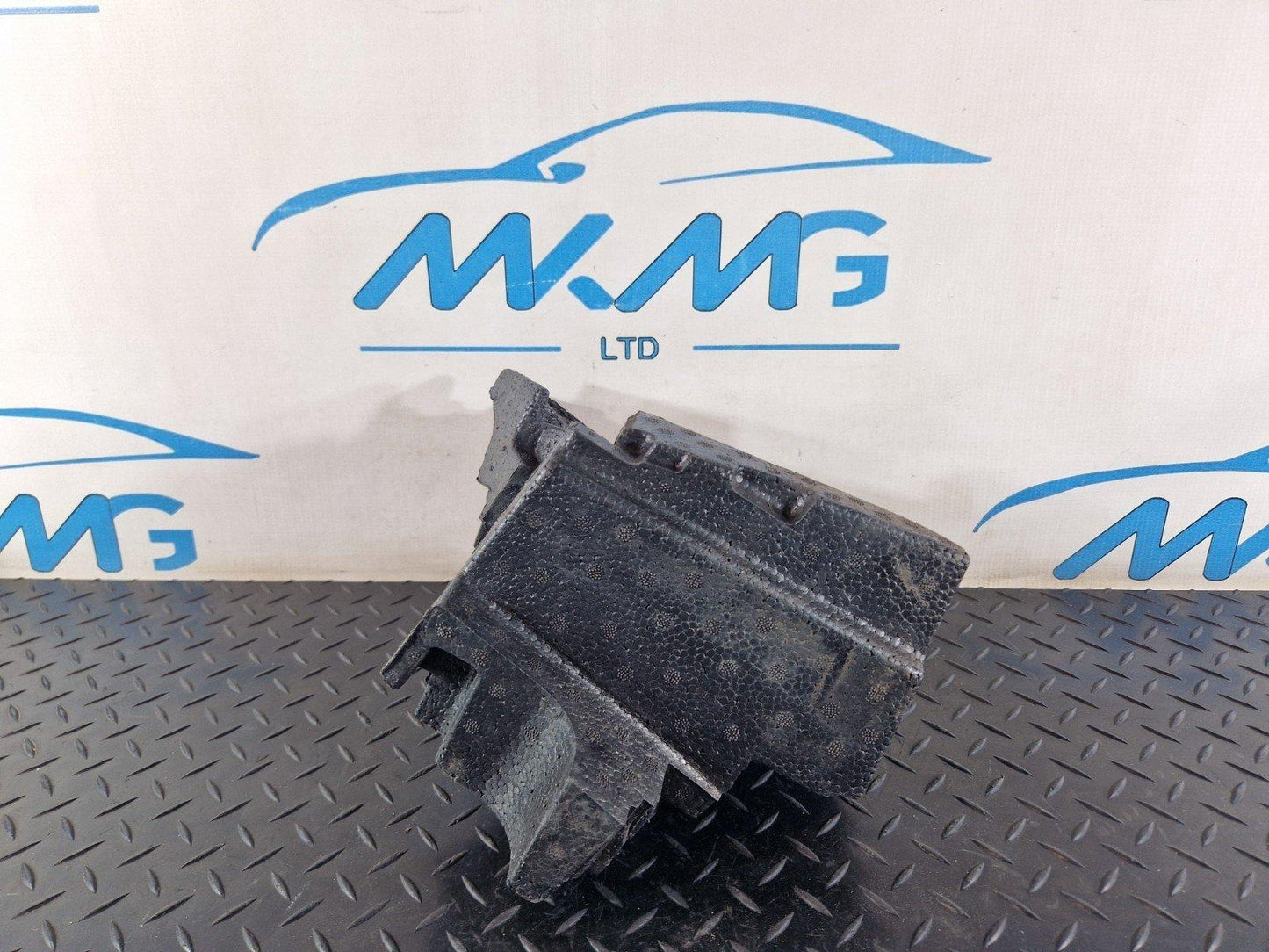 11-19 MERCEDES BENZ ML W166 RADIATOR AIR DUCT FOAM RIGHT A1665050530