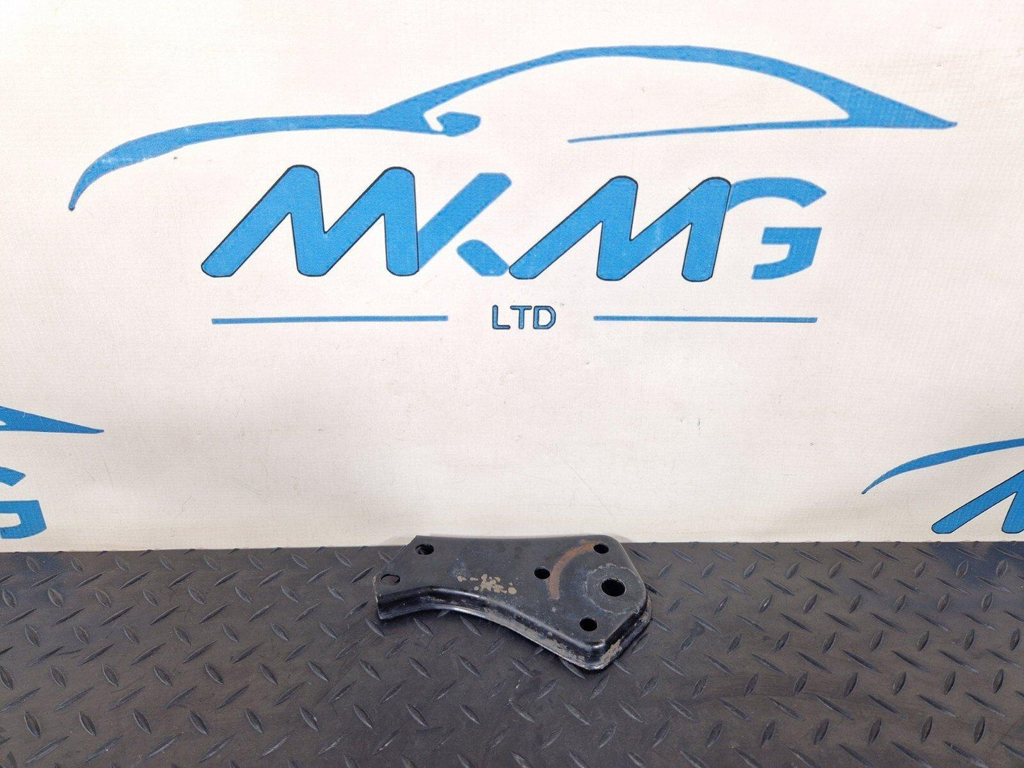 14-21 MERCEDES BENZ C220 W205 REAR SUBFRAME LEFT SIDE STOP PLATE A2053520700