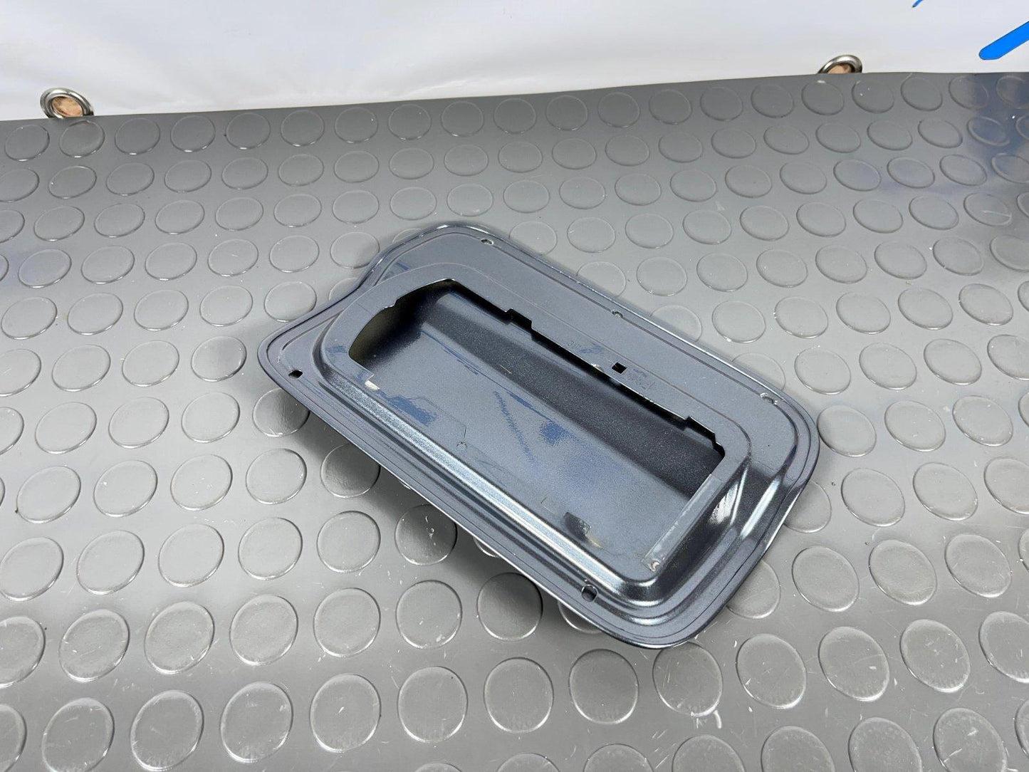 2017 BMW 4 SERIES F32 M-SPORT GENUINE FUEL DOOR IN GREY B39
