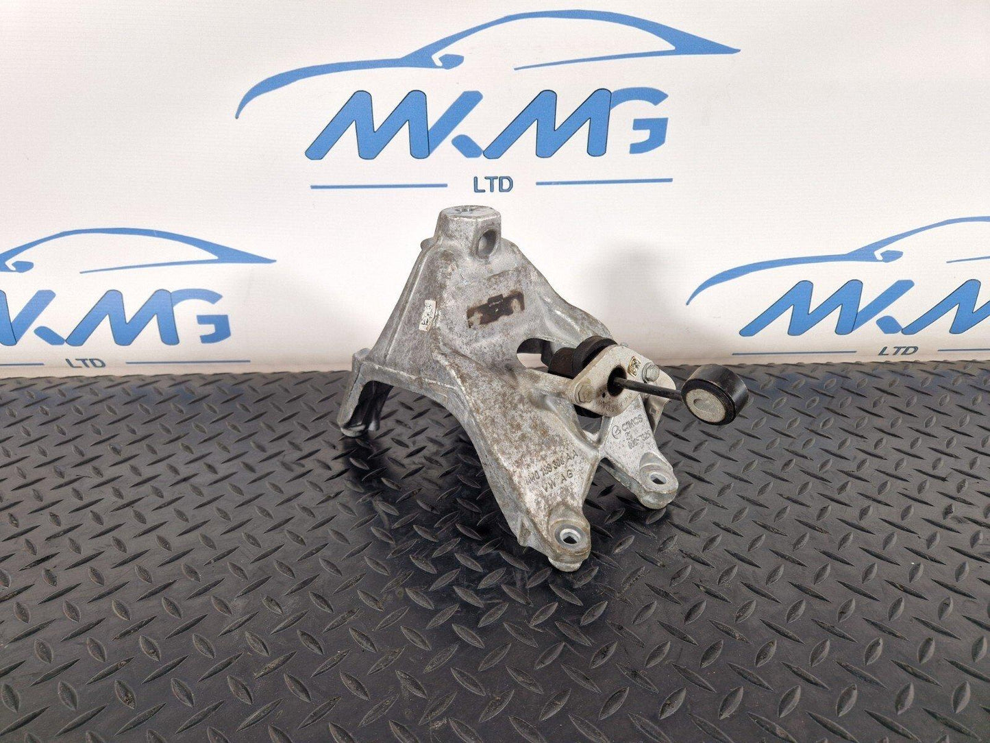 16-24 AUDI A5 F5 OEM ENGINE MOUNT BRACKET O/S RIGHT 4M0199308AA 4M0199870AM