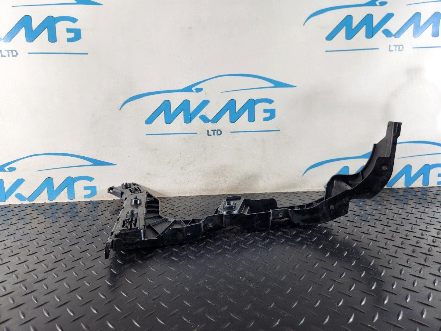 19-ON MERCEDES BENZ B CLASS W247 B CLASS REAR RIGHT BUMPER BRACKET A2478850500