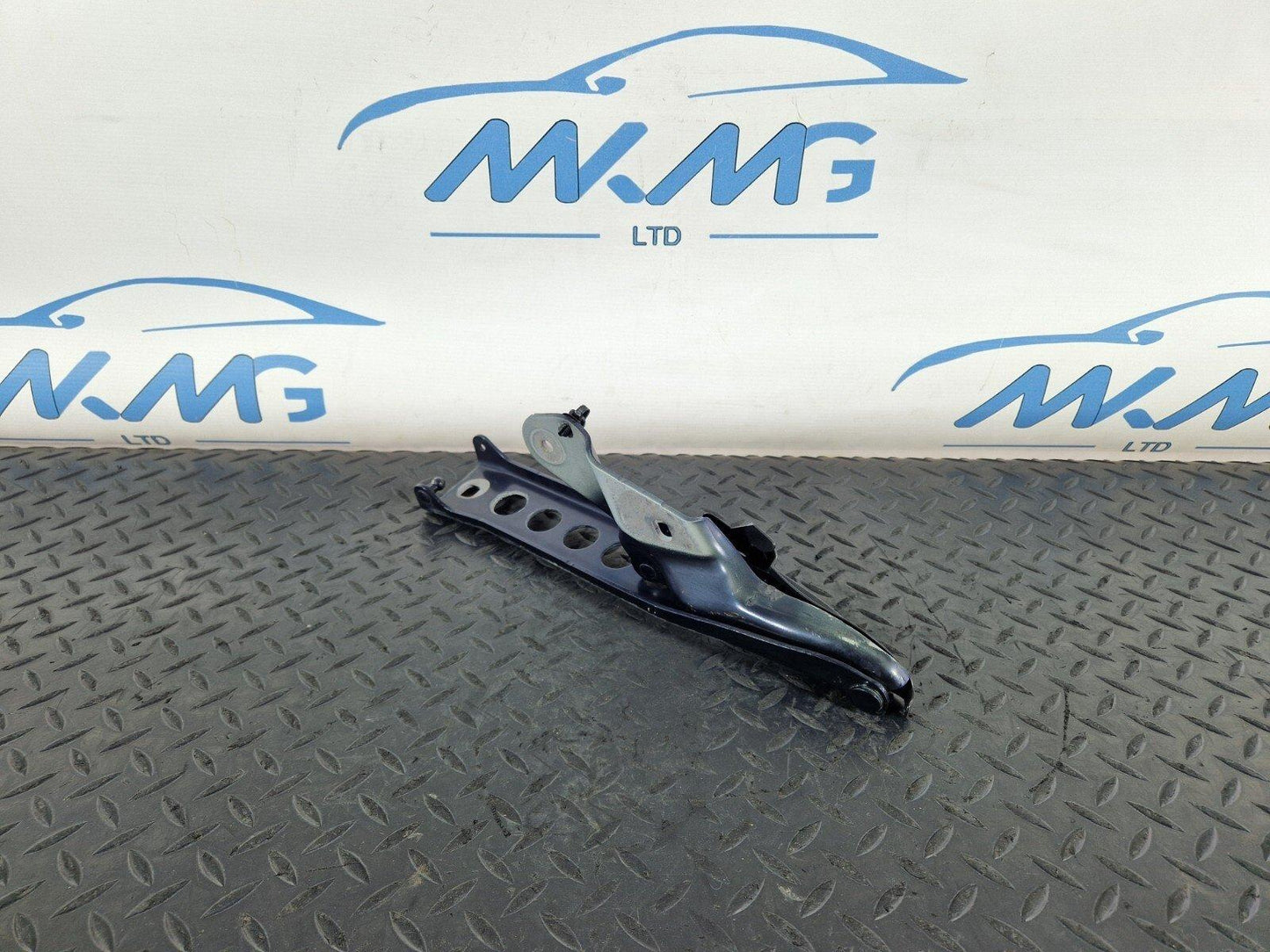 10-17 AUDI A8 4H FRONT RIGHT O/S BONNET HOOD HINGE IN BLUE 4H0823302D