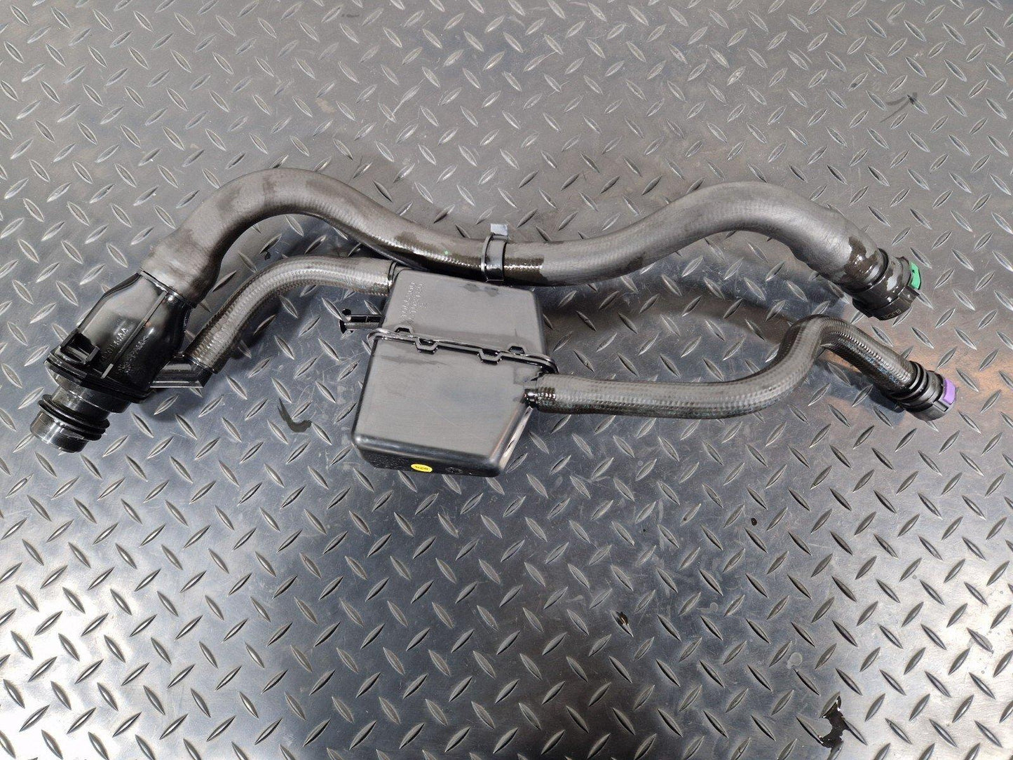 16-19 AUDI A4 AVANT B9 3.0 TDI S-LINE ADBLUE TANK FILLING HOSES 8W0131963A