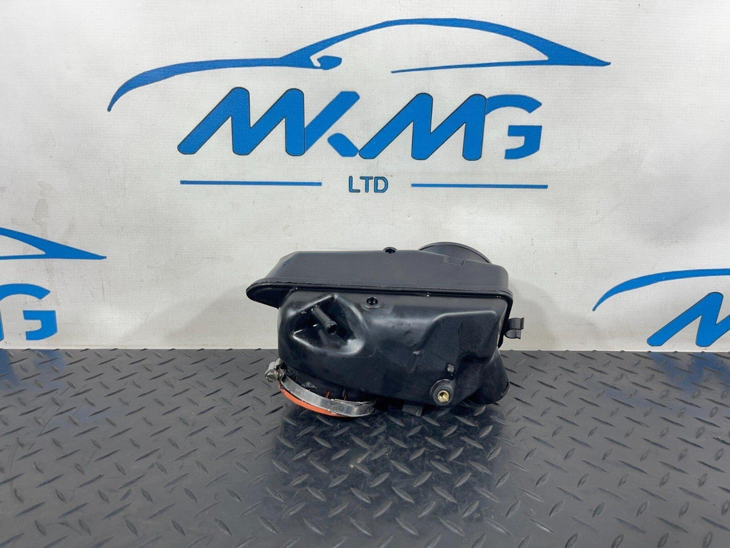 18-ON MERCEDES BENZ A CLASS W177 DIESEL REBREATHER AIR INTAKE DUCT A6540901301