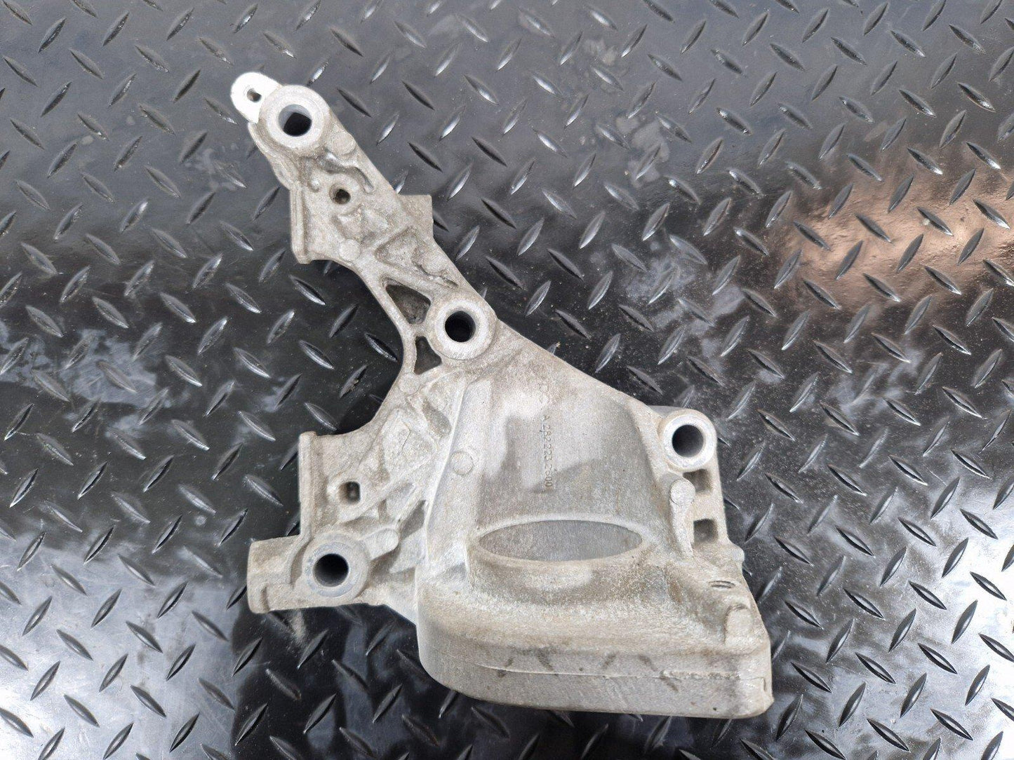 19-ON MERCEDES BENZ A CLASS EQ W177 ENGINE MOUNT CARRIER A2822232600