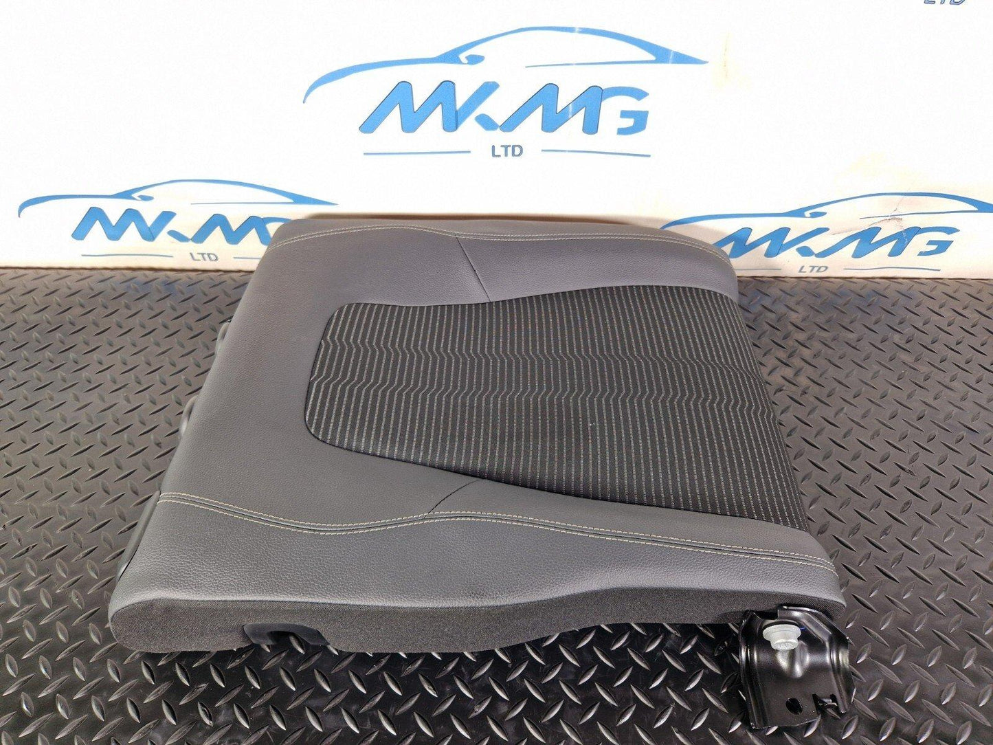 18-ON MERCEDES A CLASS W177 REAR RIGHT DRIVER SIDE SEAT HALF LEATHER A1779200600