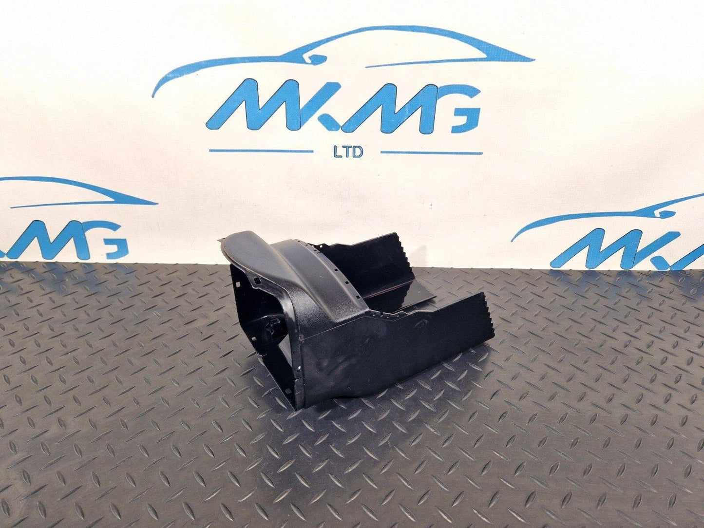 18-ON MERCEDES BENZ SPRINTER W907 W910 STEERING COLUMN SURROUND TRIM A9079003702