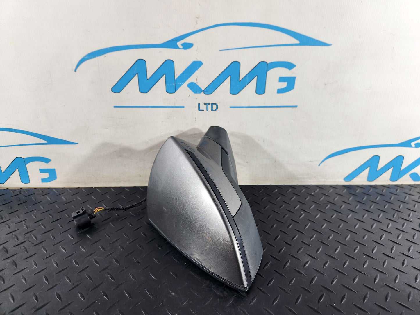 Seat Leon II 1P Hatchback Right Driver Side Door Mirror Genuine E9026684