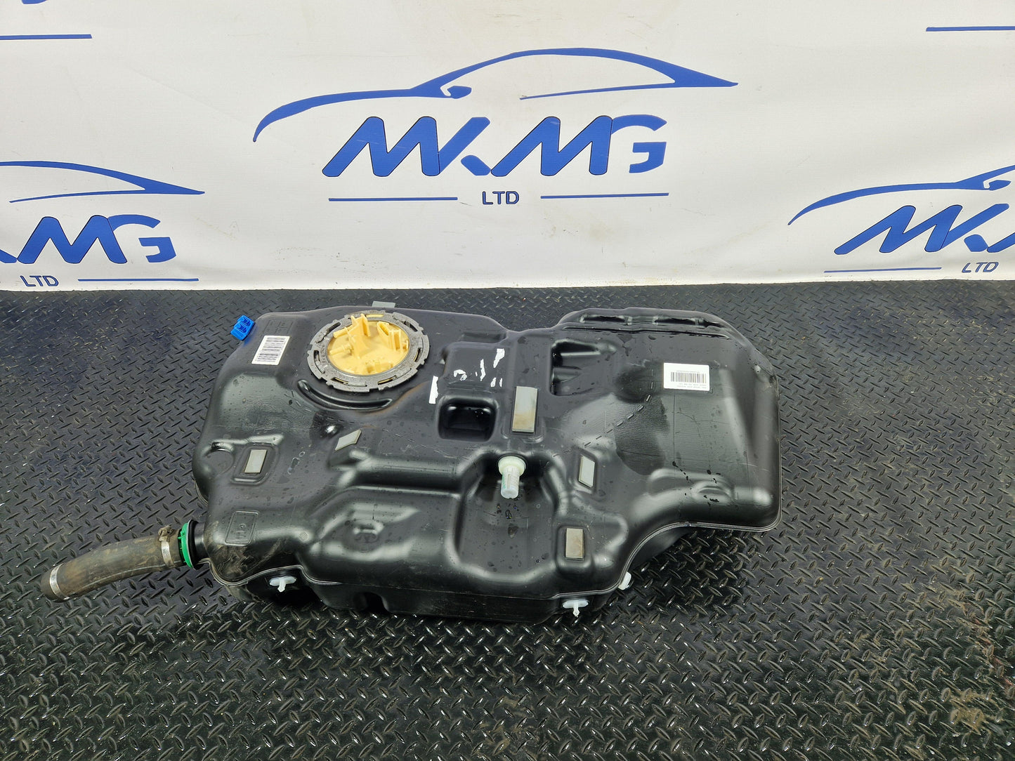 Mercedes-Benz B-Class W247 Genuine Diesel Fuel Tank With Pump A2474701500