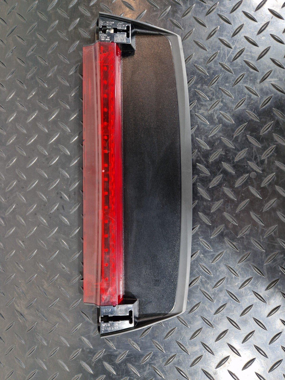16-19 AUDI A4 B9 GENUINE OEM THIRD 3RD BRAKE LIGHT MIDDLE CENTRE TOP 8W5945097