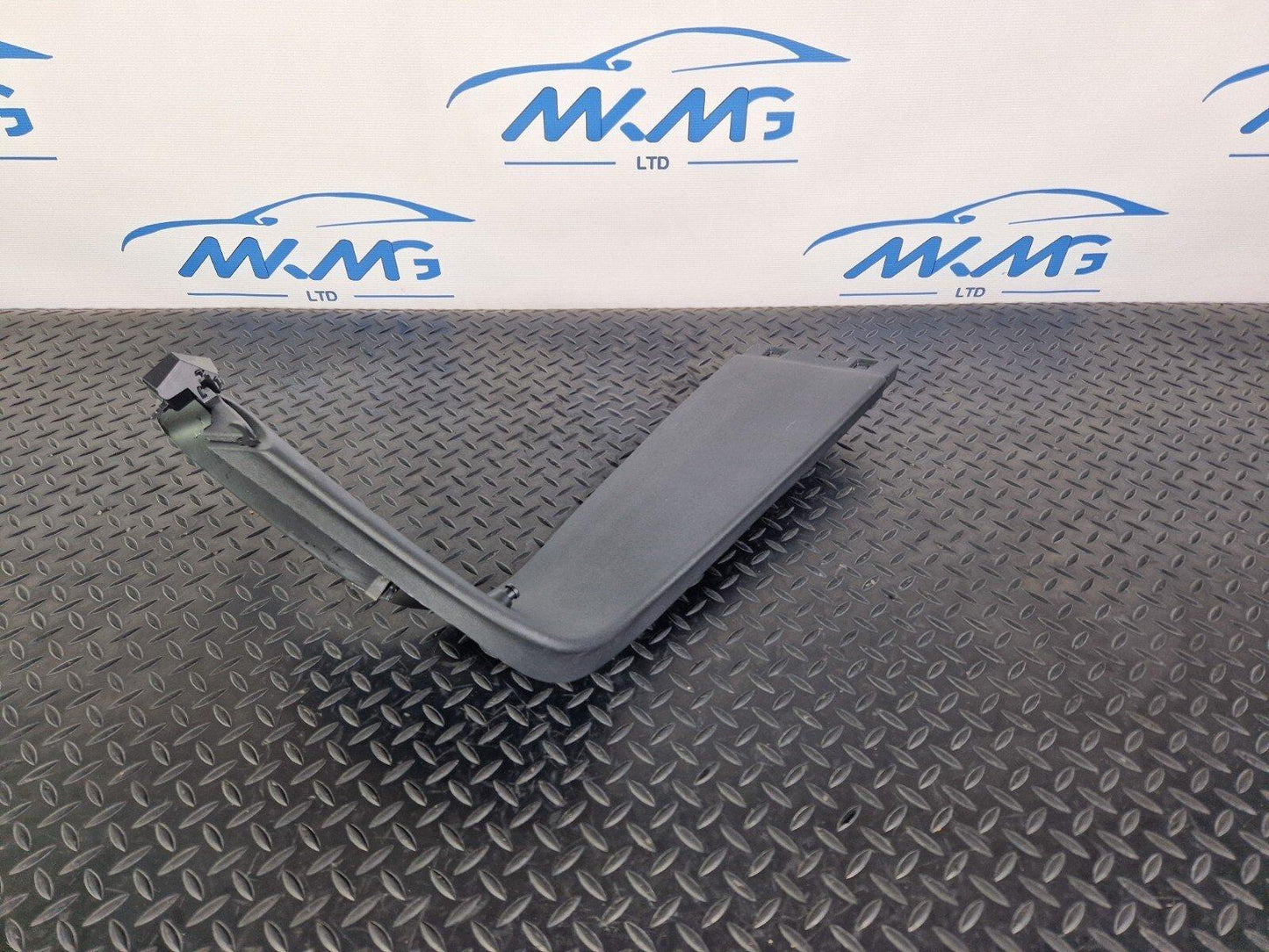14-20 MERCEDES BENZ GLA 200 X156 TAILGATE COVER TRIM LEFT  A1567401900