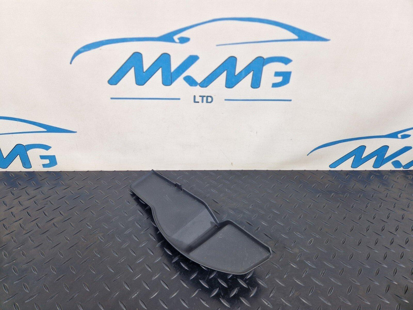 16-19 AUDI A4 B9 S-LINE RIGHT FRONT DOOR PANEL STORAGE RUBBER INSERT 8W0868134