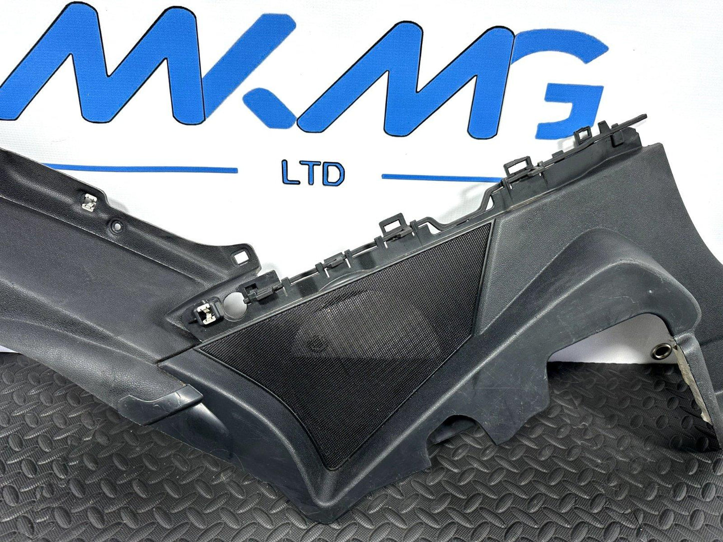 MERCEDES BENZ E CLASS C207 COUPE PASSENGER SIDE REAR C PILLAR COVER A2076901325