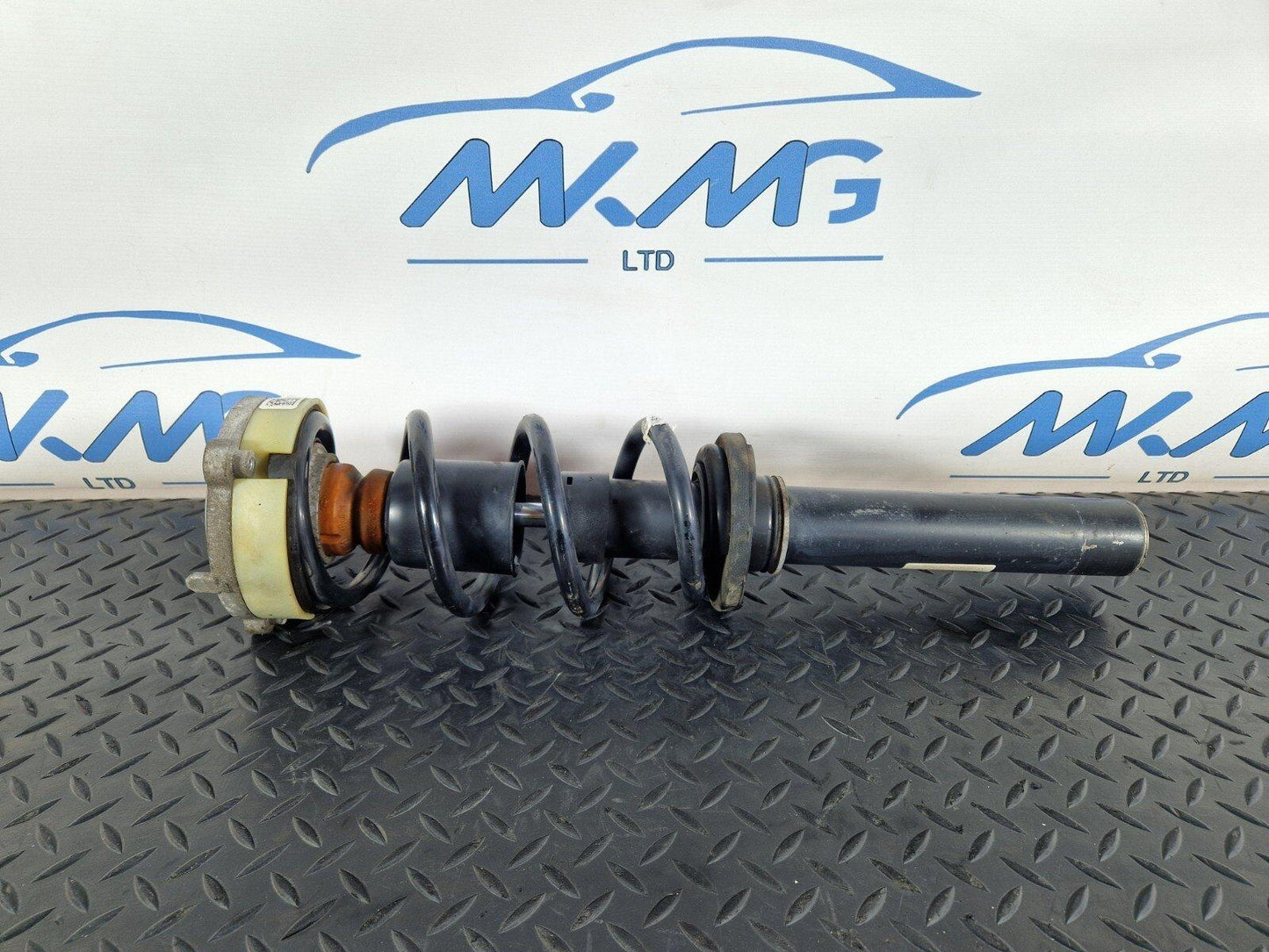 16-19 AUDI A4 B9 FRONT STRUT SHOCK ABSORBER FITS BOTH SIDES 8W0413031BB