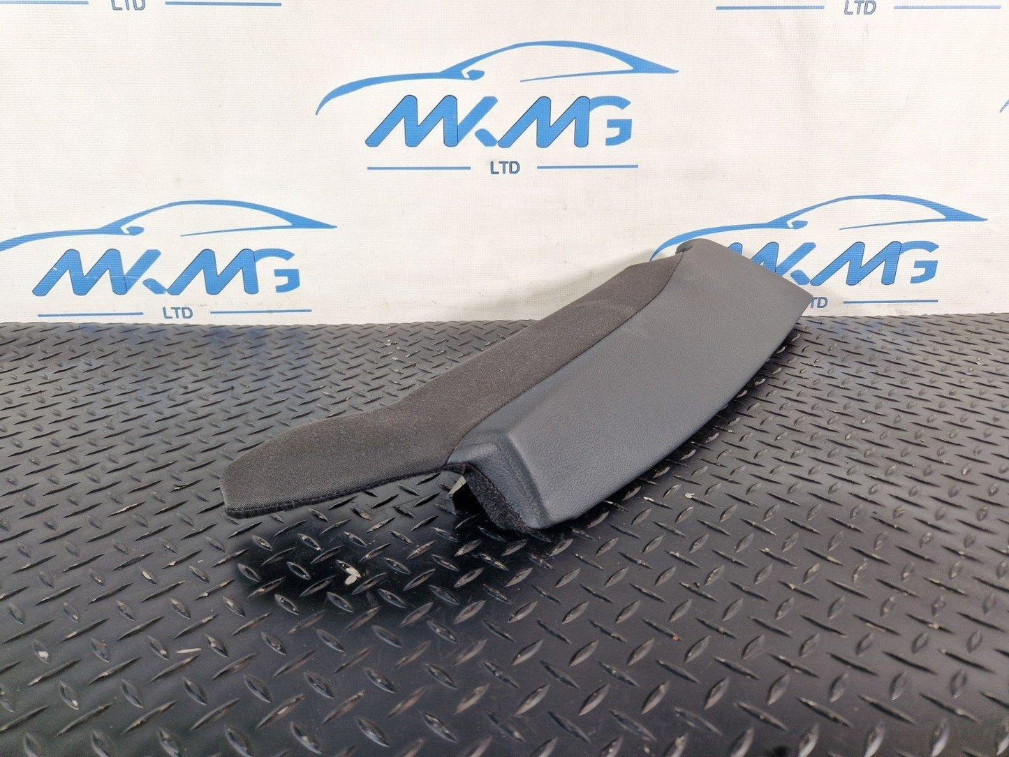 16-19 AUDI A4 B9 GENUINE OEM REAR RIGHT SEAT COVER TRIM 8W0885704A