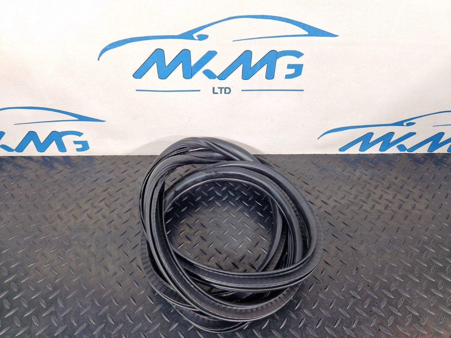 BMW 2 SERIES GRAN TOURER F45 F46 REAR DOOR RUBBER SEAL FITS LEFT & RIGHT 7316818