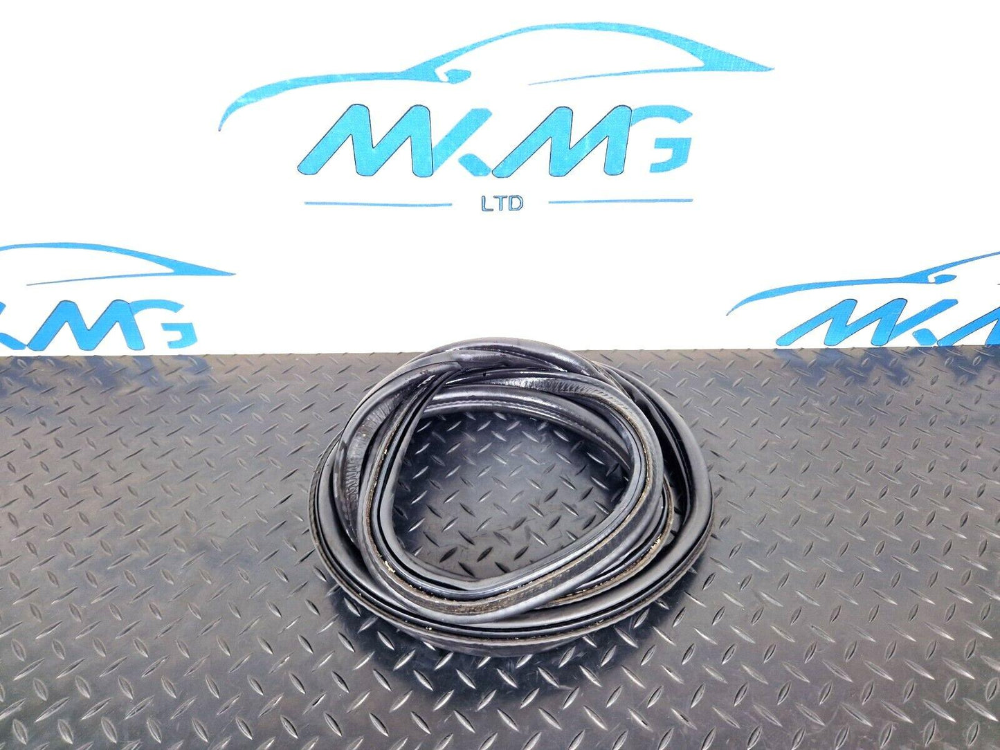 11-18 BMW 6 SERIES F06 GASKET SEAL RUBBER TAILGATE BOOTLID TRUNK 7228502