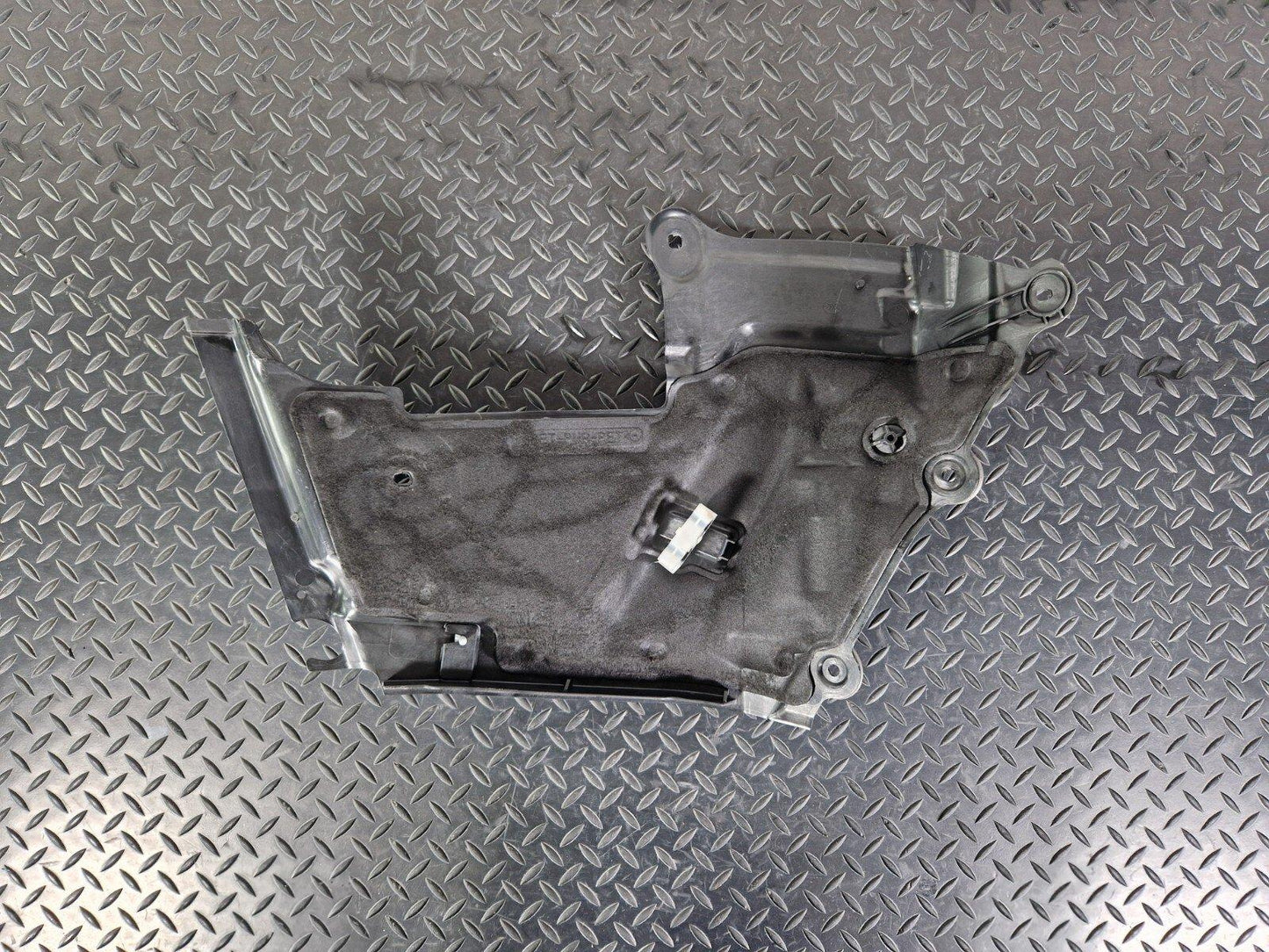 14-21 MERCEDES BENZ C200 W205  ENGINE PROTECTION SHIELD PANEL TRIM A2056205801