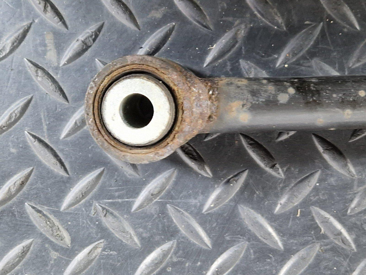 11-19 MERCEDES BENZ ML W166 REAR LEFT & RIGHT CONTROL ARM