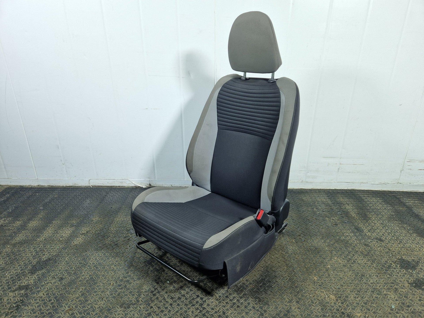 Toyota Yaris P130 Hatchback Genuine Front Right Driver O/S Seat