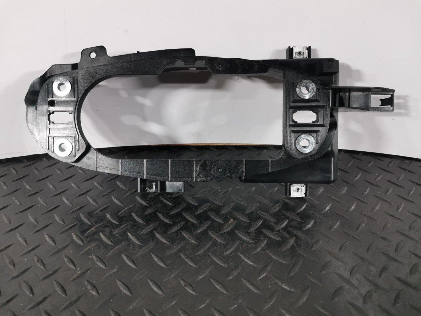 16-19 AUDI A4 B9 SALOON GENUINE MANUAL GEARSTICK MOUNTING BRACKET 8W0863531