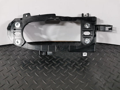 16-19 AUDI A4 B9 SALOON GENUINE MANUAL GEARSTICK MOUNTING BRACKET 8W0863531