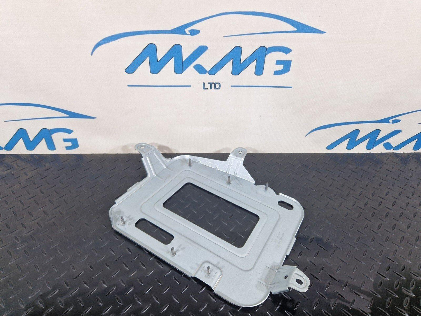19-ON MERCEDES B CLASS W247 CONTROL MODULE UNIT BRACKET HOLDER A2475455700