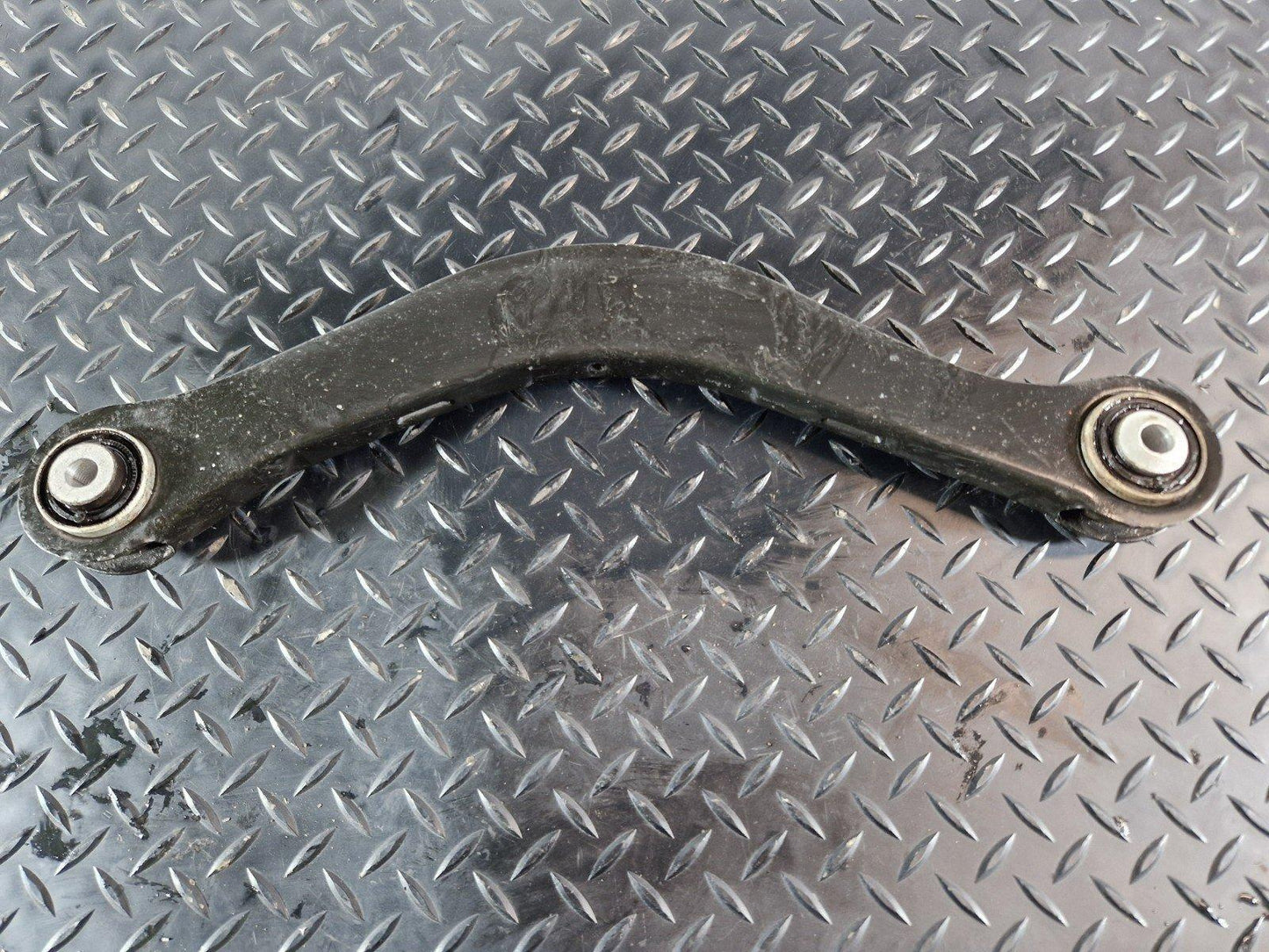 16-19 AUDI A4 B9 GENUINE REAR RIGHT CONTROL ARM 8W0505398
