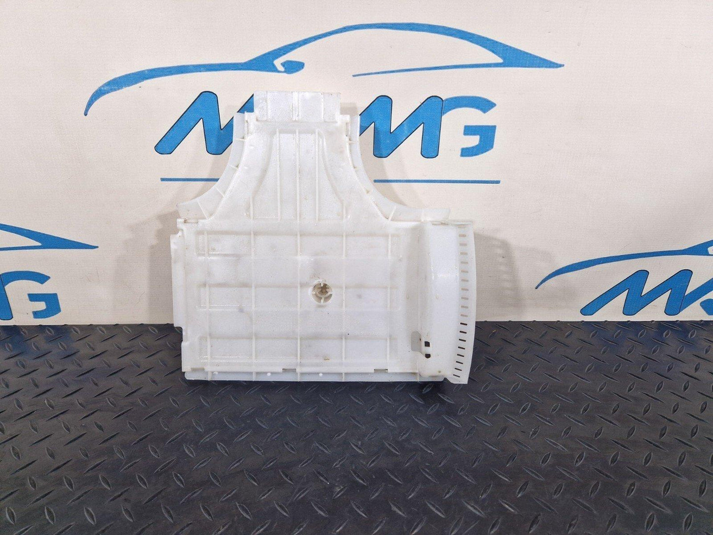 18-ON MERCEDES BENZ SPRINTER W907 2.2 CDI  PLASTIC PART A9065460400