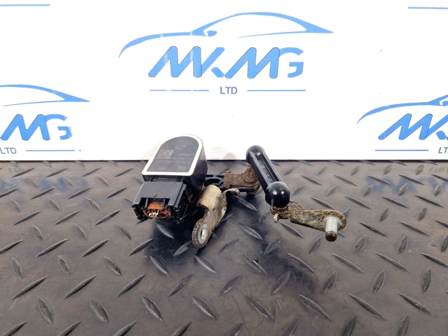 11-18 BMW 6 SERIES F06 GENUINE HEADLIGHT HEIGHT LEVEL SENSOR 6778263