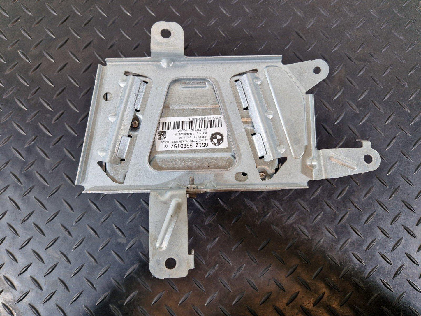 14-21 BMW 2 SERIES GRAN TOURER F46 GENUINE OEM AUDIO AMPLIFIER & BRACKET 9380197