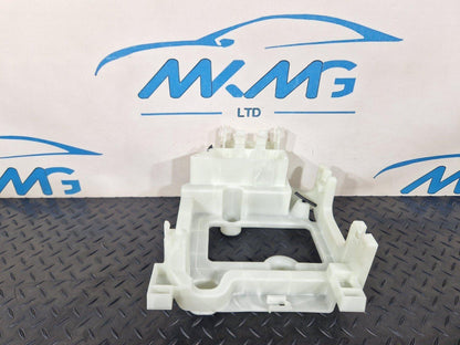 20-24 BMW 1 SERIES F40 GENUINE CURRENT DISTIBUTOR BRACKET HOLDER TRAY 6837044