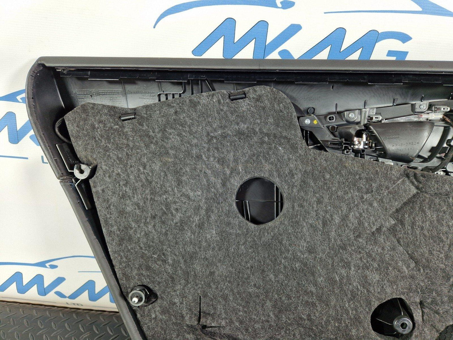 15-18 AUDI A7 4G GENUINE REAR RIGHT DOOR CARD PANEL COVER 4G8867306